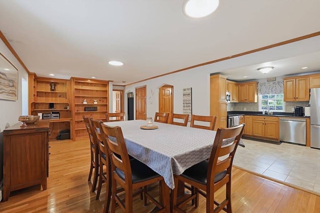 407 Ralph Talbot St, Weymouth MA 02190 photo 5