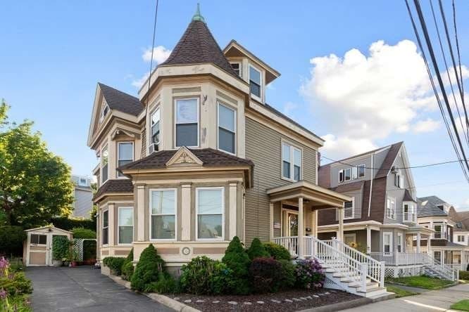 52 Eastern Ave, Lynn MA 01902