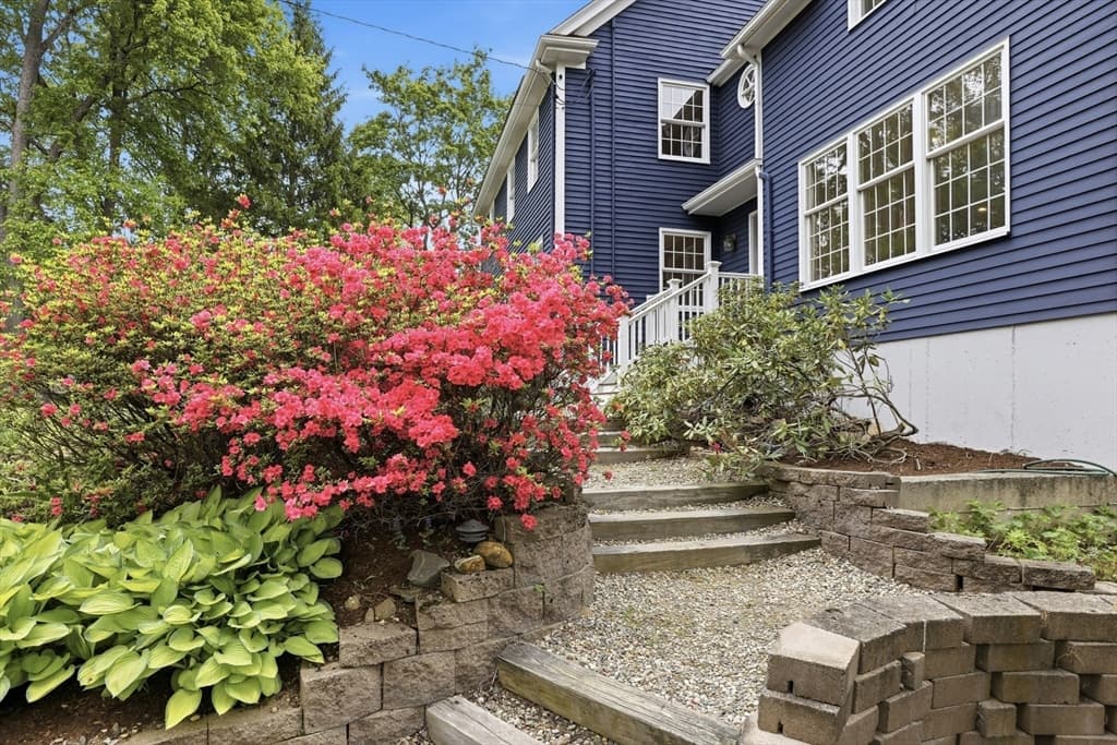 106 Concord Rd, Bedford MA 01730 photo 38