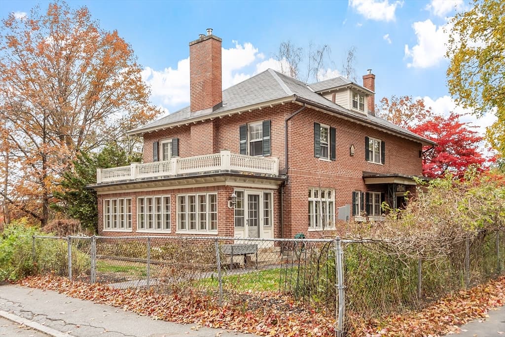 144 Hanks Street, Lowell MA 01852 photo 3