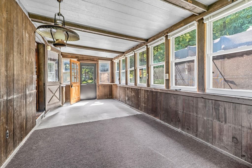 8 Underwood Ave, Easthampton MA 01027 photo 6