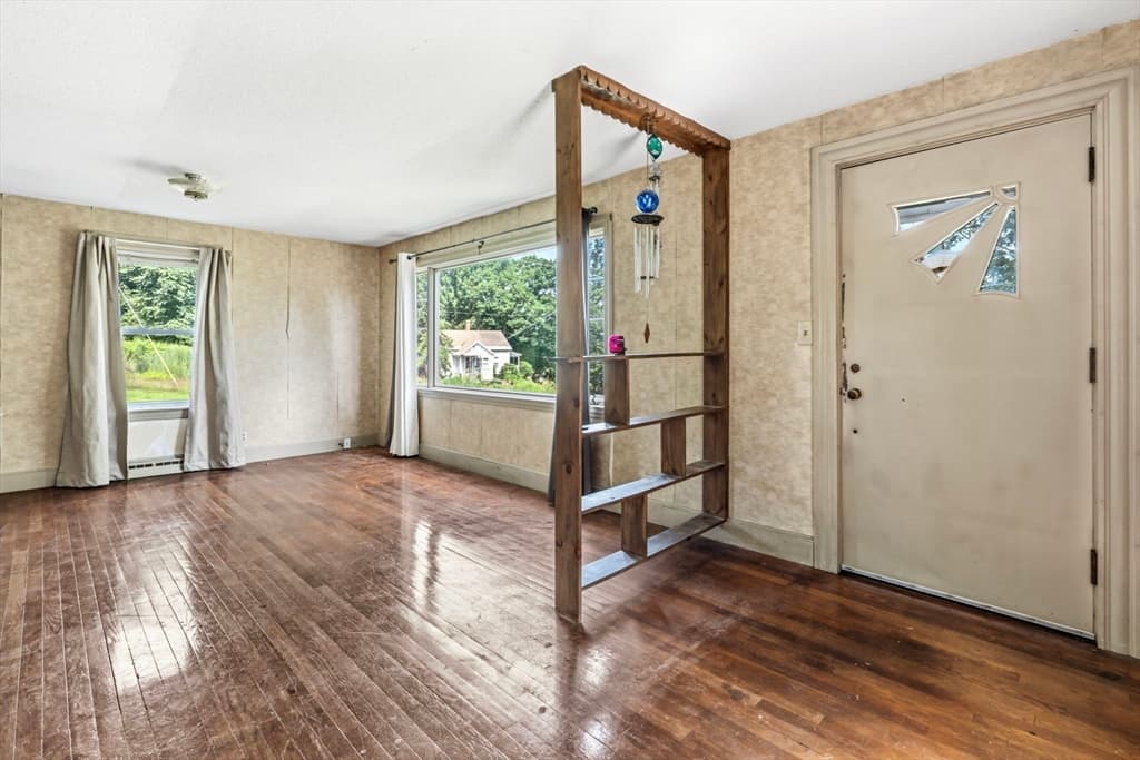 8 Underwood Ave, Easthampton MA 01027 photo 10