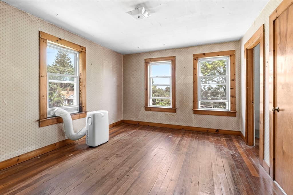 8 Underwood Ave, Easthampton MA 01027 photo 19