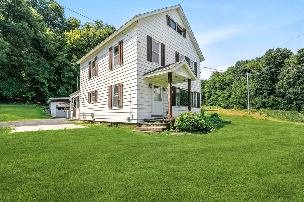 8 Underwood Ave, Easthampton MA 01027 photo 4