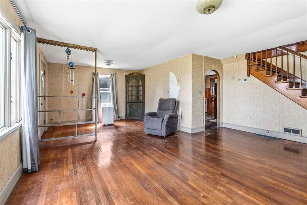 8 Underwood Ave, Easthampton MA 01027 photo 8