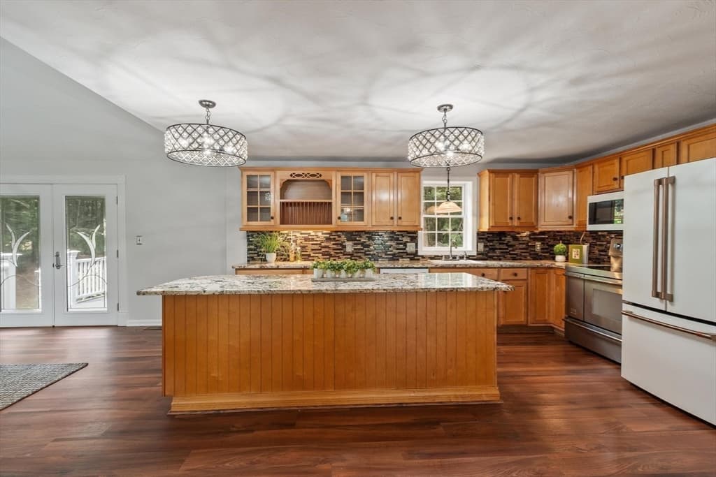 30 Twin Diamond Dr, Bridgewater MA 02324 photo 7
