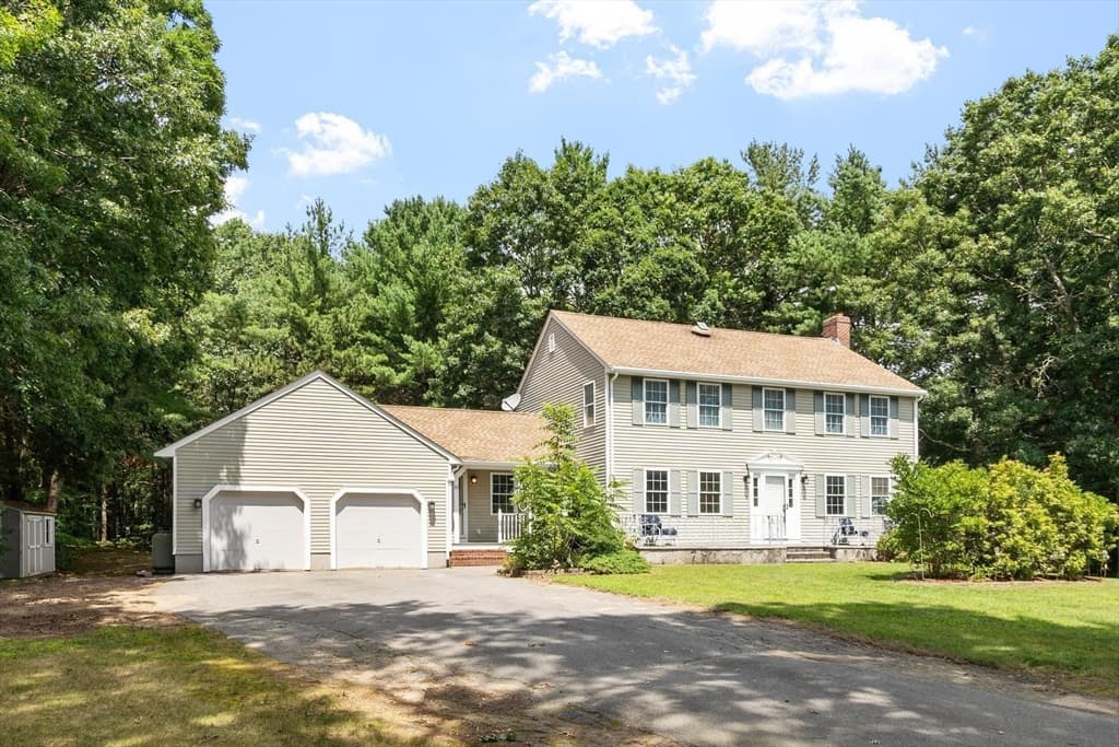 30 Twin Diamond Dr, Bridgewater MA 02324