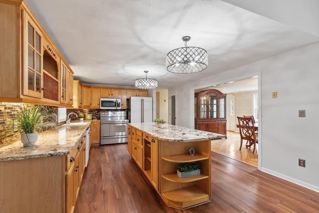 30 Twin Diamond Dr, Bridgewater MA 02324 photo 10