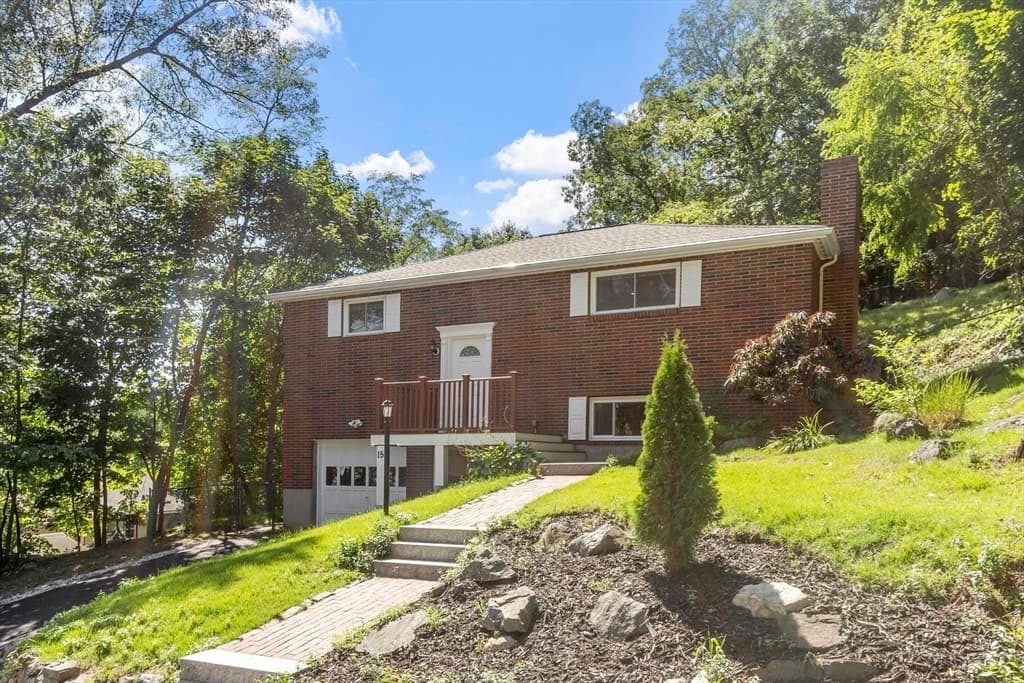 15 Oak Road, Waltham MA 02451 photo 2