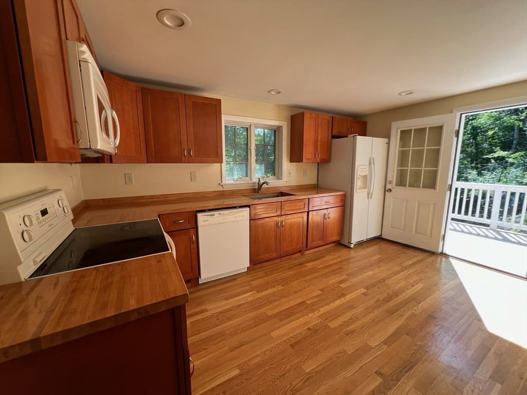 15 Oak Road, Waltham MA 02451 photo 11
