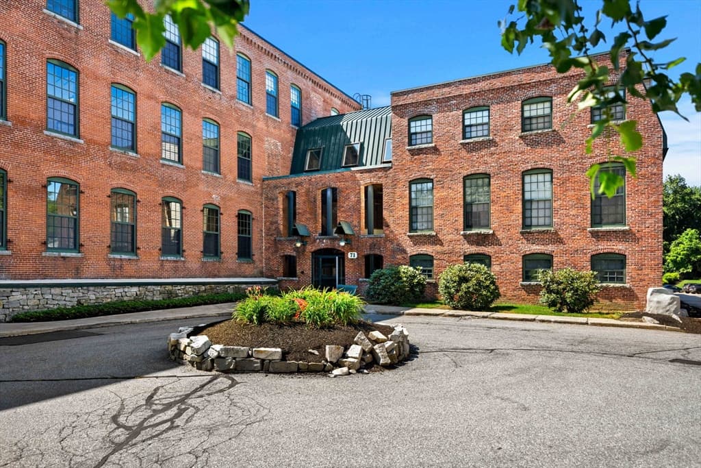 71 Princeton St # 213, Chelmsford MA 01863