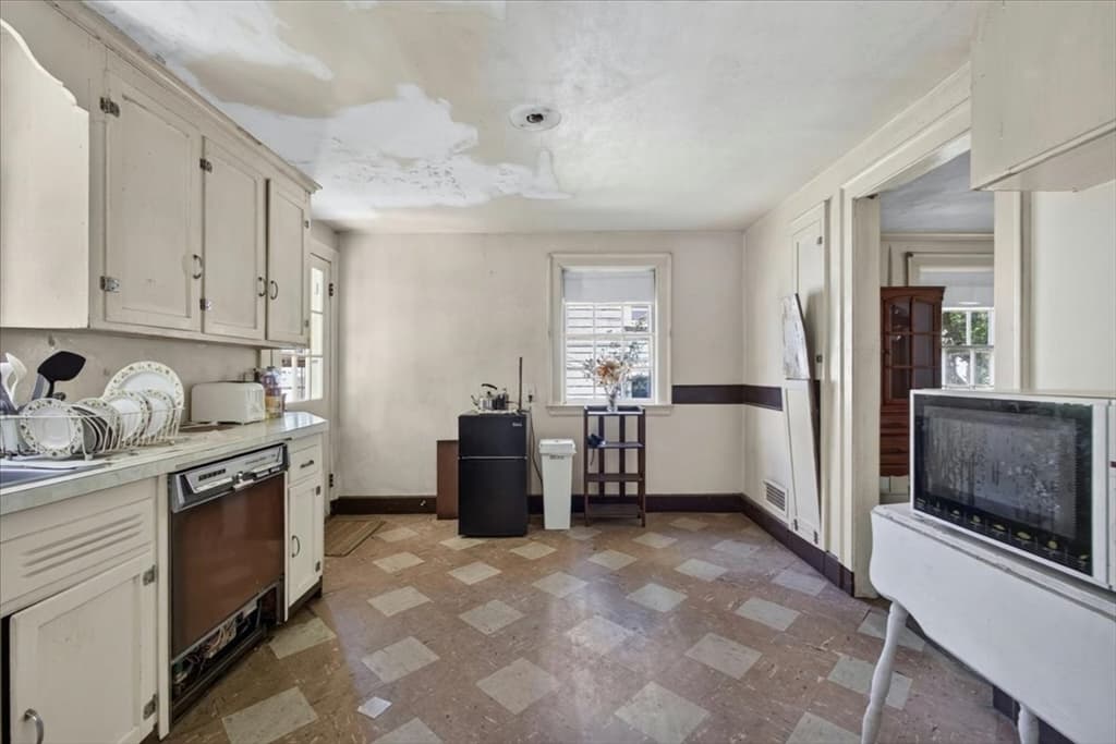 25 Leland Rd, Brookline MA 02467 photo 5
