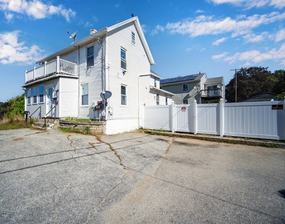 42 Fox Run, Southbridge MA 01550 photo 2