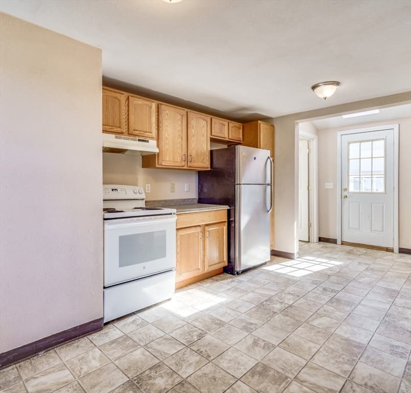 42 Fox Run, Southbridge MA 01550 photo 3