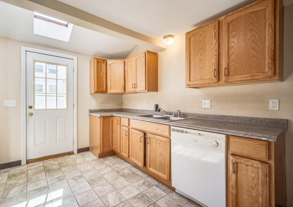 42 Fox Run, Southbridge MA 01550 photo 4