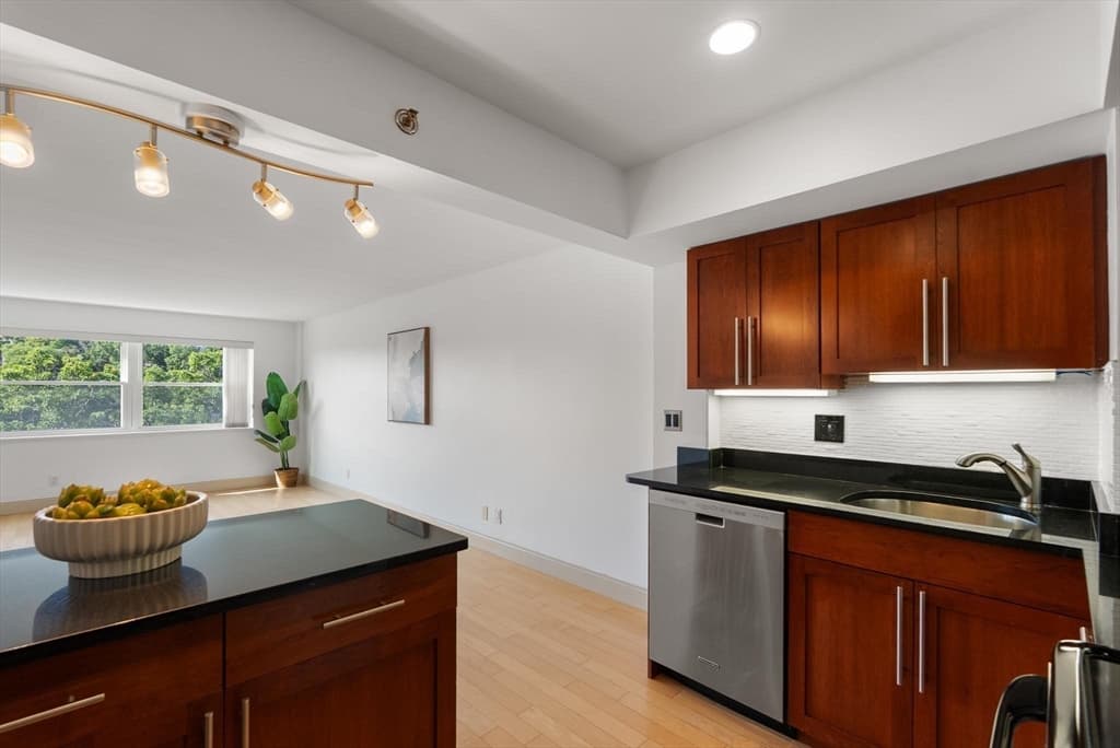 1600 Beacon St # 902, Brookline MA 02446 photo 6