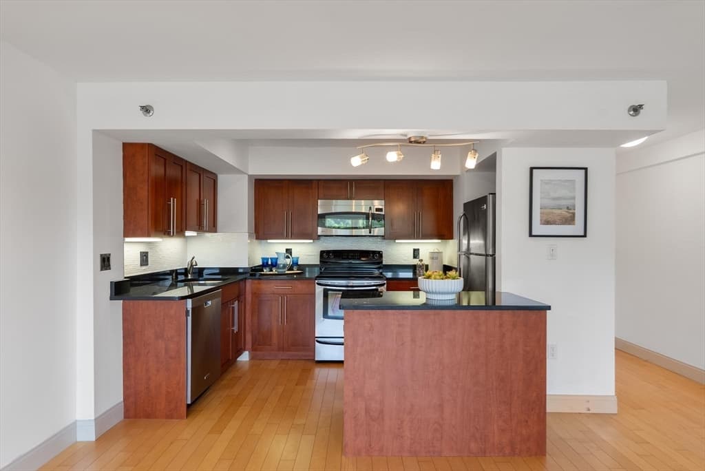 1600 Beacon St # 902, Brookline MA 02446 photo 20