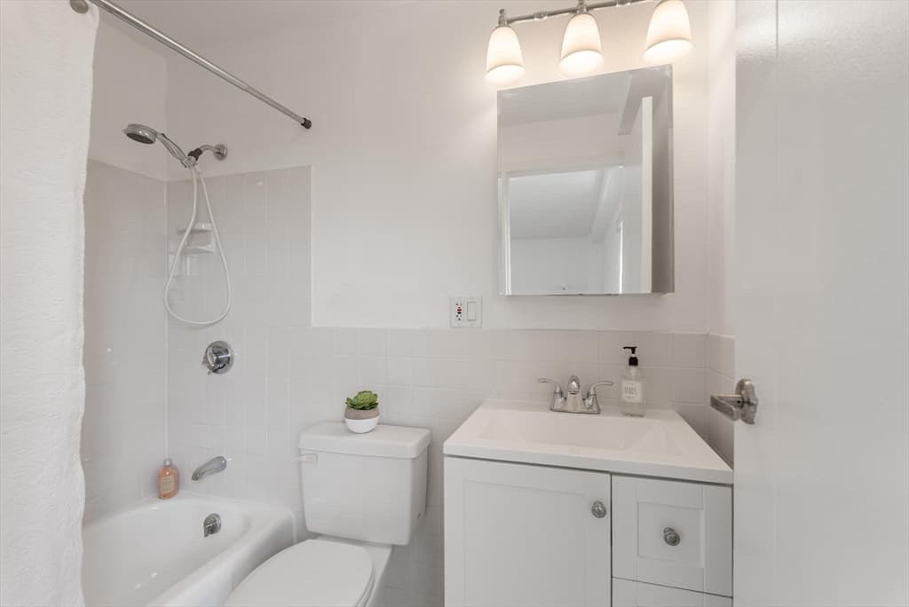 1600 Beacon St # 902, Brookline MA 02446 photo 8