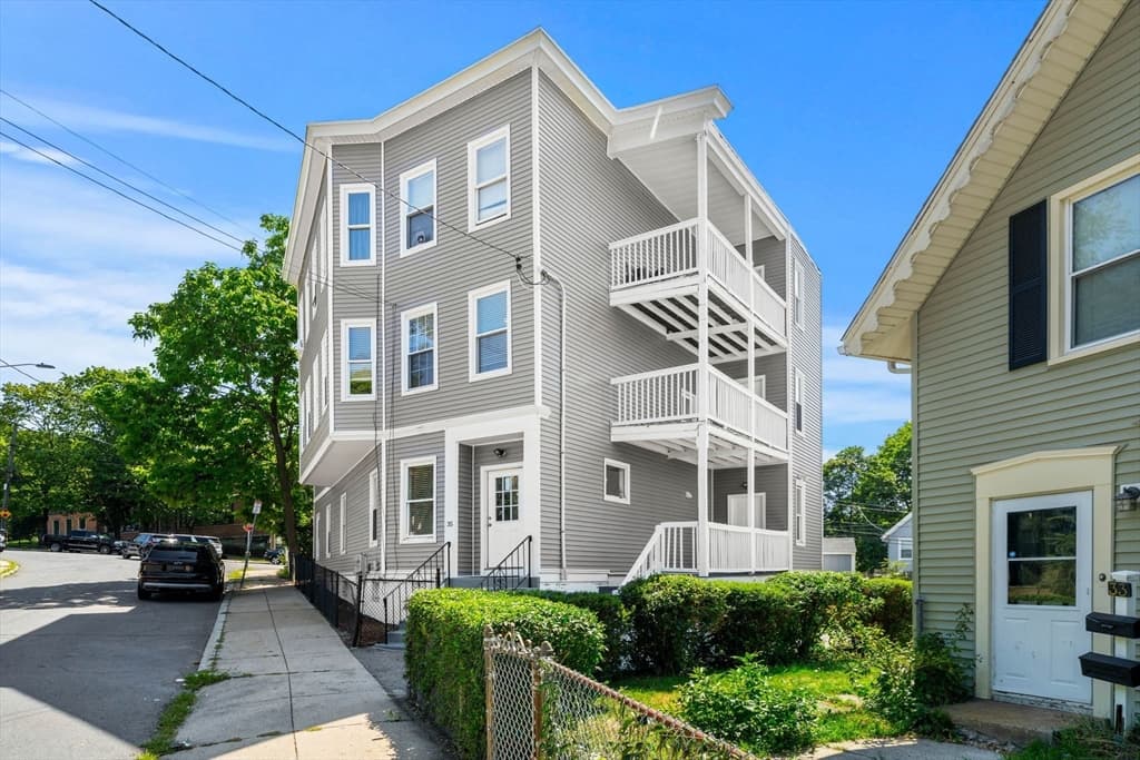 3 Family - 3 Units Up/Down at 35 Pond St, Boston MA 02136, Boston, photo 2 of 42