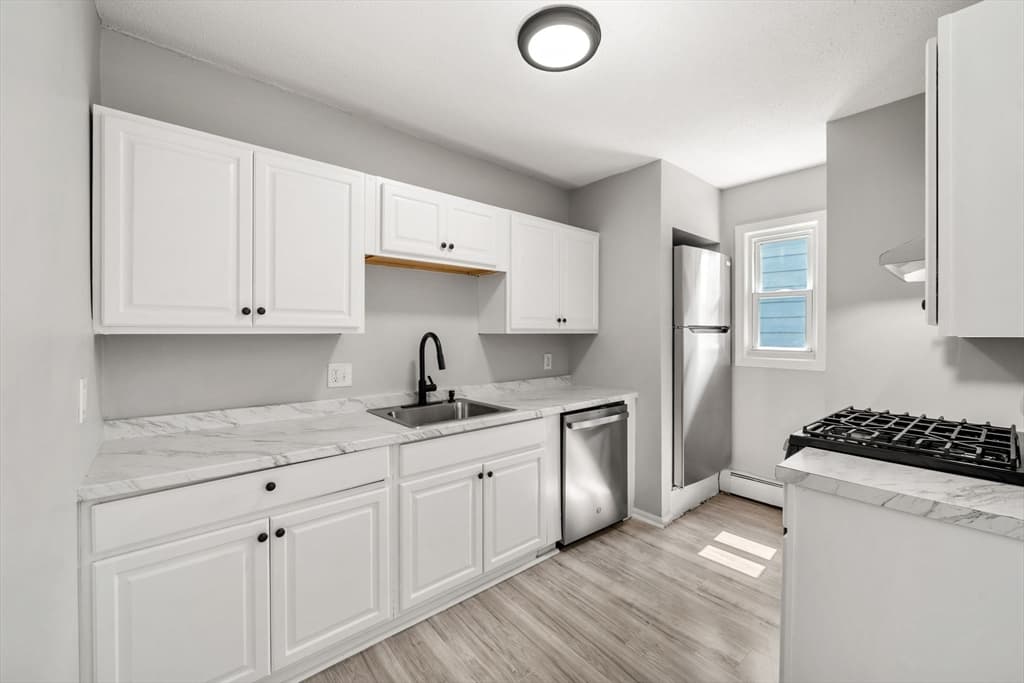 3 Family - 3 Units Up/Down at 35 Pond St, Boston MA 02136, Boston, photo 7 of 42