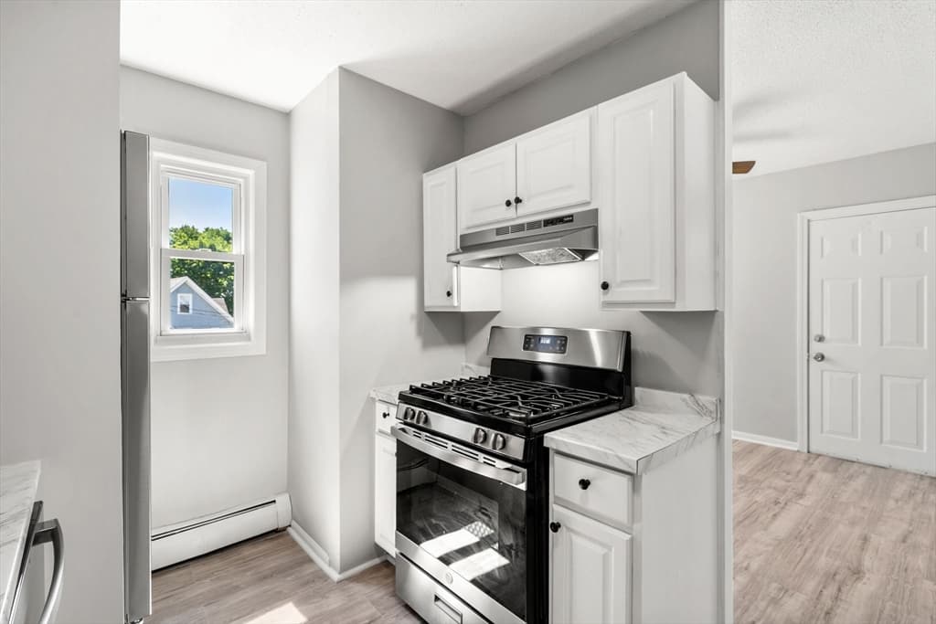 3 Family - 3 Units Up/Down at 35 Pond St, Boston MA 02136, Boston, photo 8 of 42