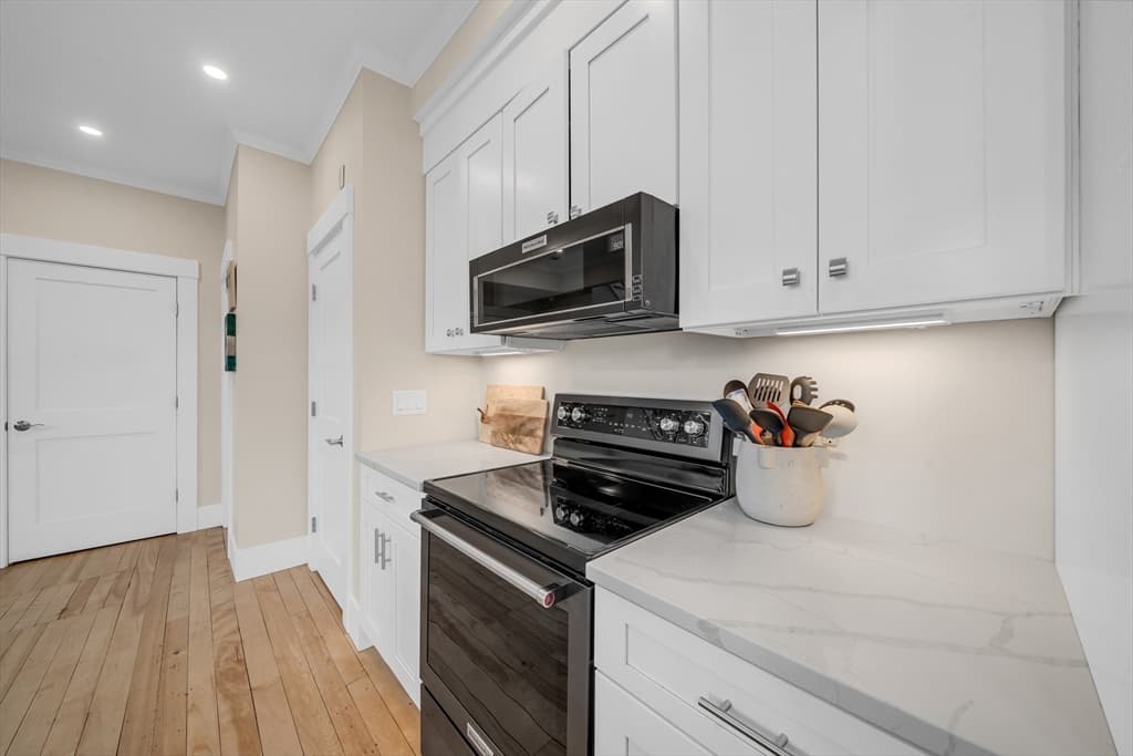 142 Main St # 4, Amesbury MA 01913 photo 7