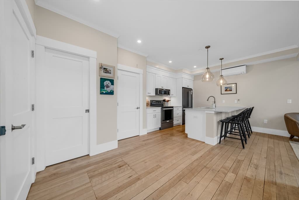 142 Main St # 4, Amesbury MA 01913 photo 3