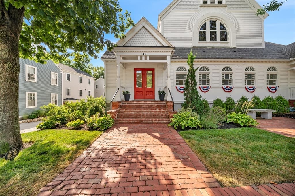 142 Main St # 4, Amesbury MA 01913