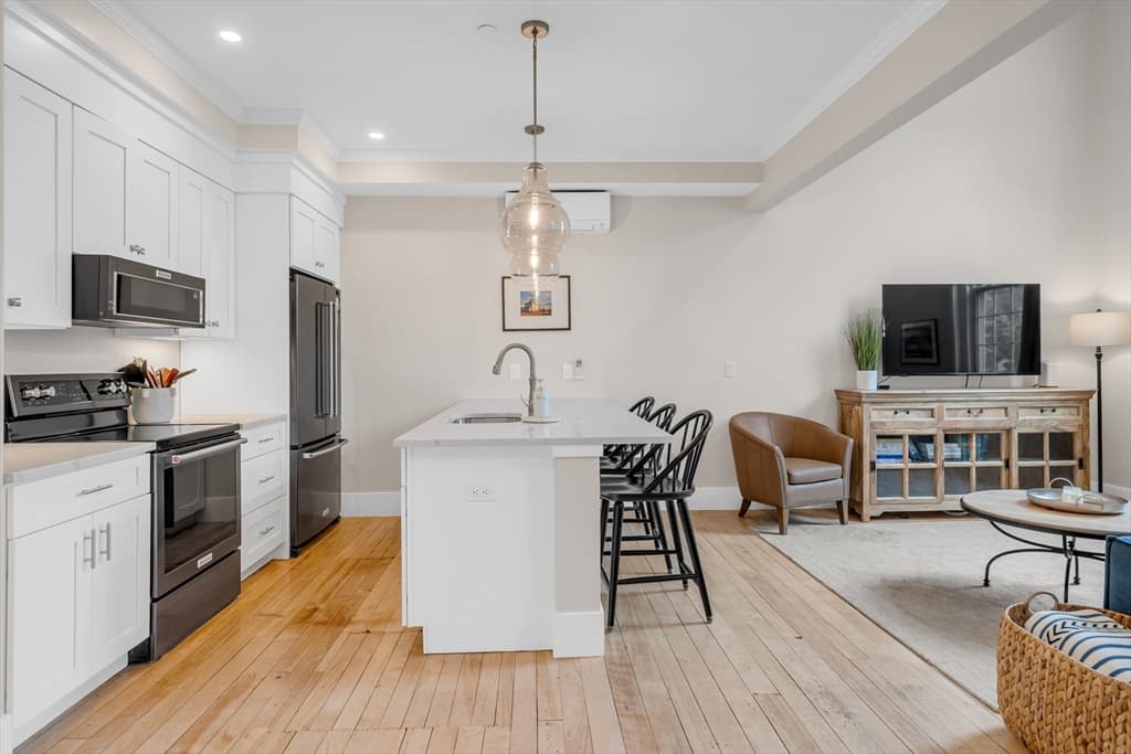 142 Main St # 4, Amesbury MA 01913 photo 9