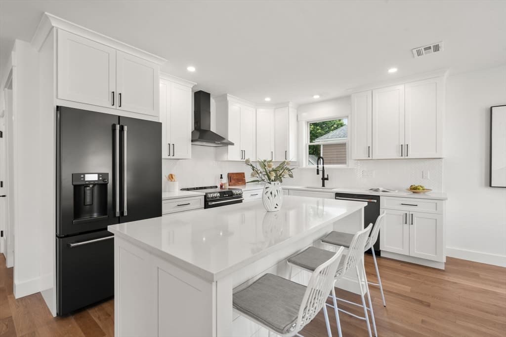 220 Sycamore Street, Watertown MA 02472 photo 4