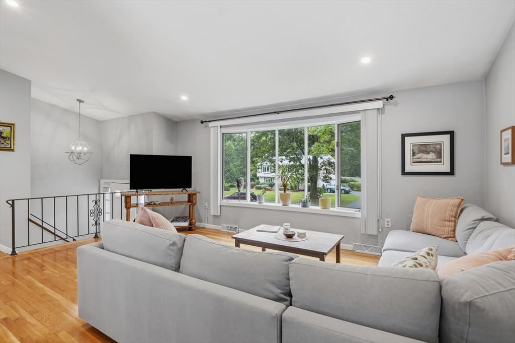36 Valentine Rd, Northborough MA 01532 photo 3