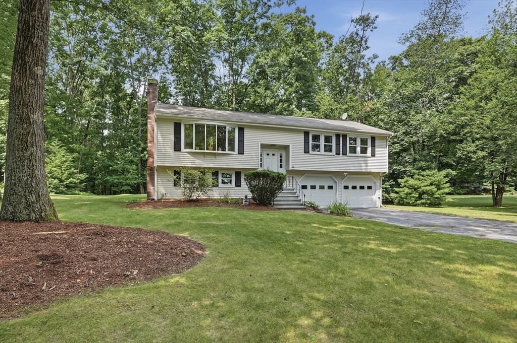 36 Valentine Rd, Northborough MA 01532