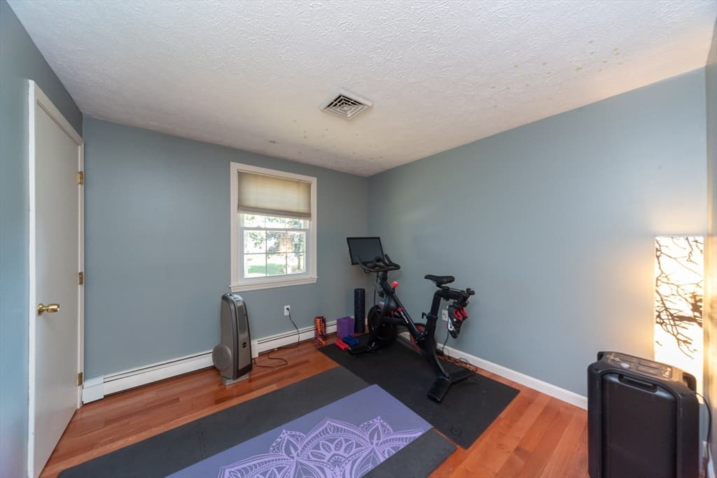 Single Family Residence at 140 Bayberry Cir, Bridgewater MA 02324, photo 10 of 25