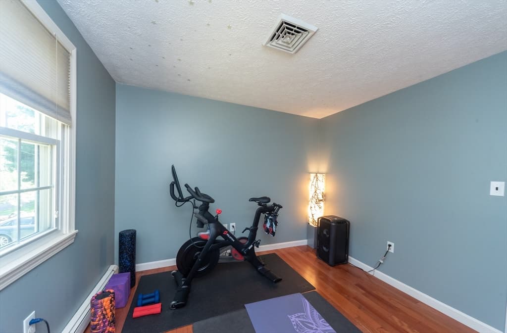 Single Family Residence at 140 Bayberry Cir, Bridgewater MA 02324, photo 11 of 25