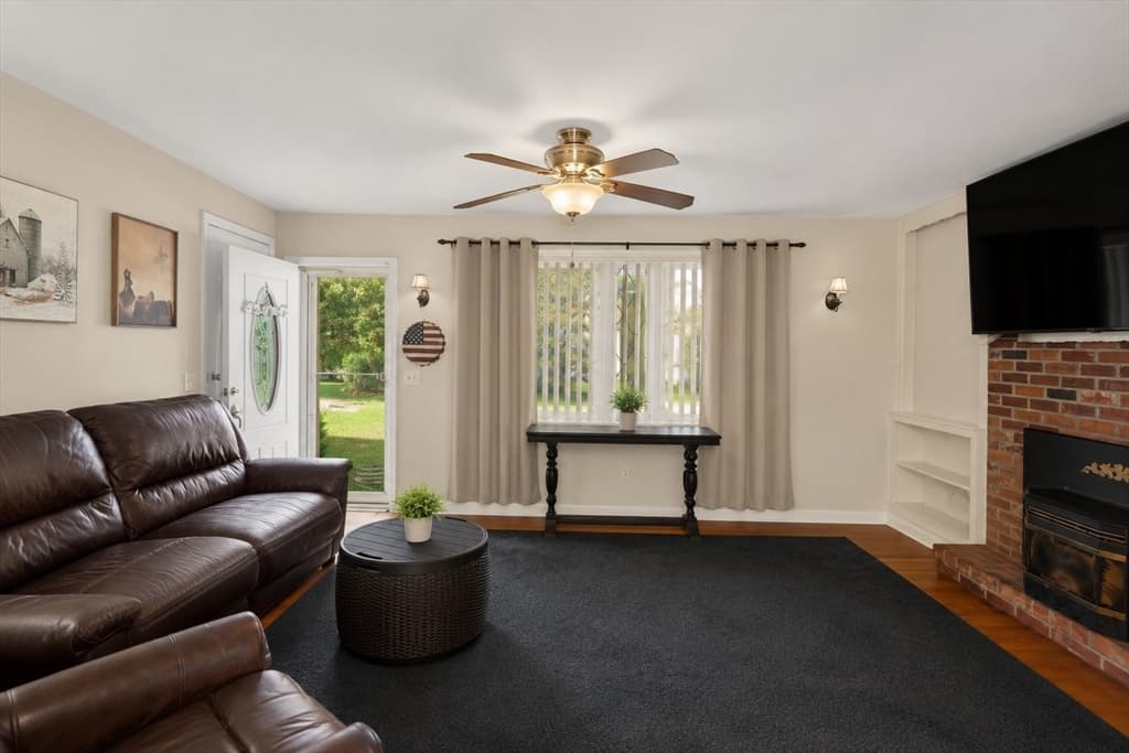 748 Warren Ave, Swansea MA 02777 photo 12
