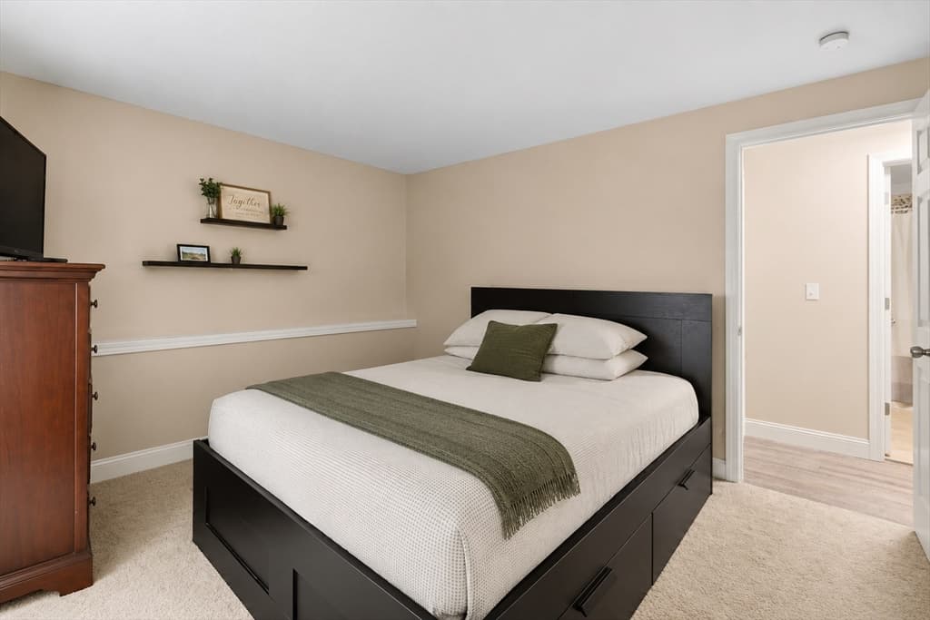 748 Warren Ave, Swansea MA 02777 photo 15