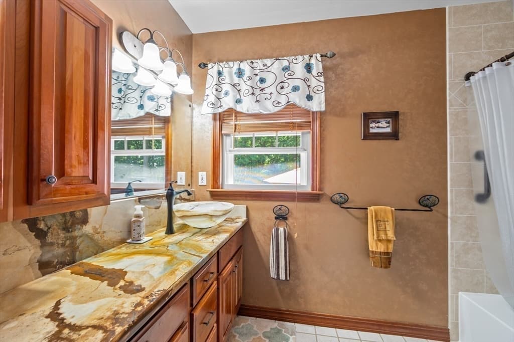 19 Middle Rd, Amesbury MA 01913 photo 11