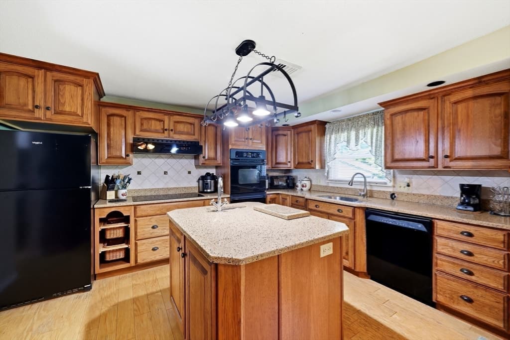 297 Montgomery Road, Westfield MA 01085 photo 12
