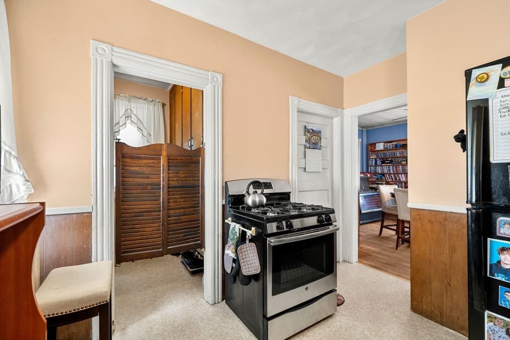 52 Mason St, Salem MA 01970 photo 11