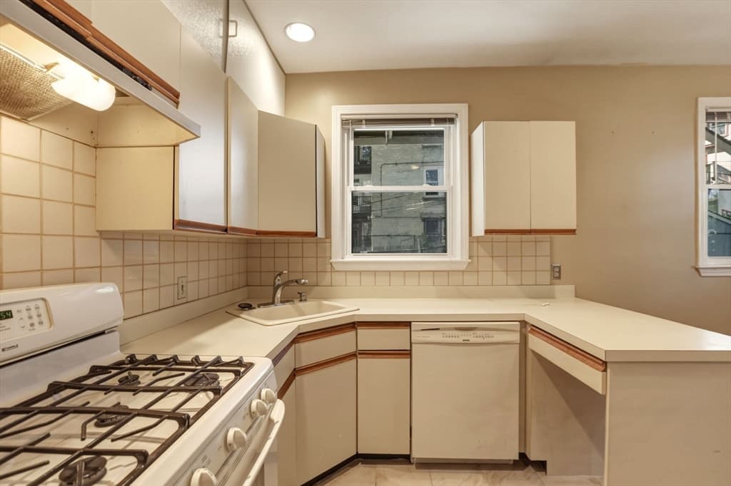 127 Kilsyth Rd # 3, Boston MA 02135 photo 8