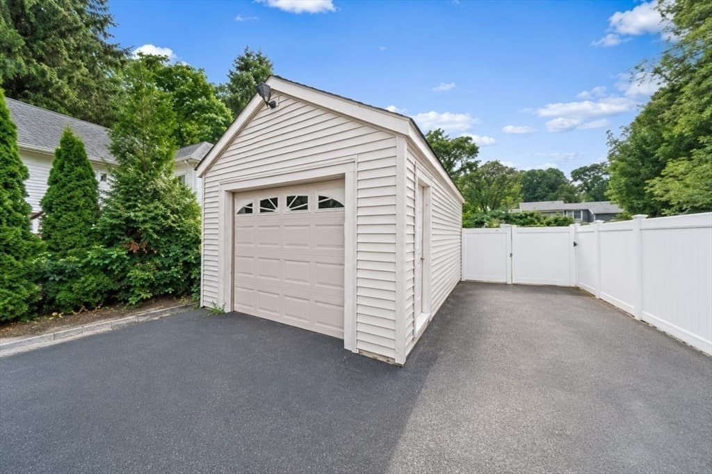 50 Standish Avenue, Plymouth MA 02360 photo 22