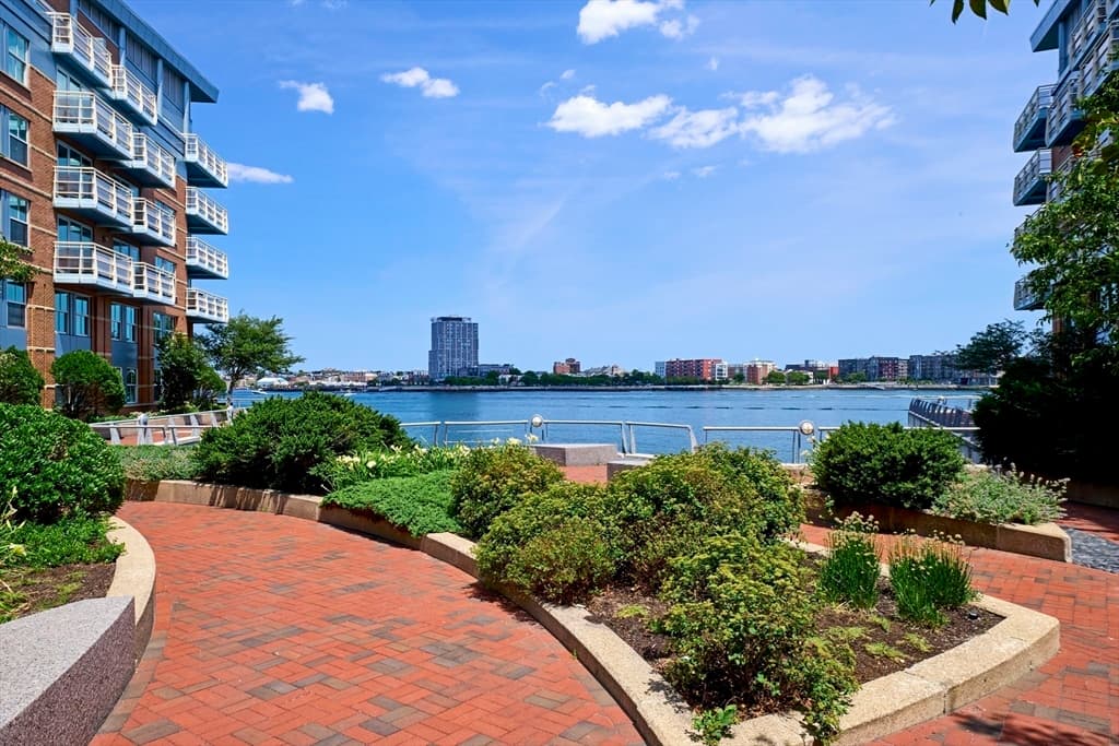 3 Battery Wharf # 3505, Boston MA 02109