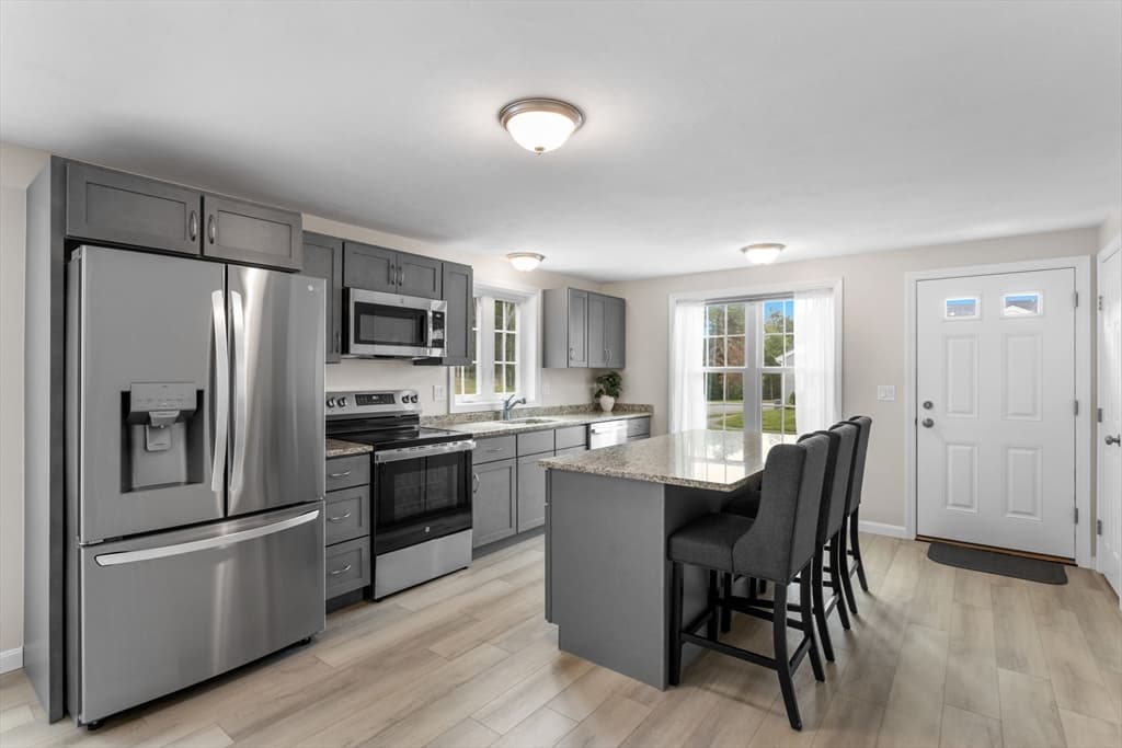 Condominium at 41 Tupper Hill Rd # 41, Plymouth MA 02360, photo 7 of 42