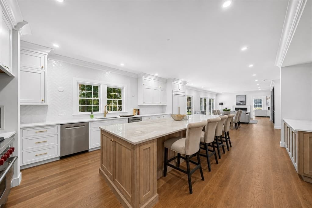 11 Viking Road, Winchester MA 01890 photo 2