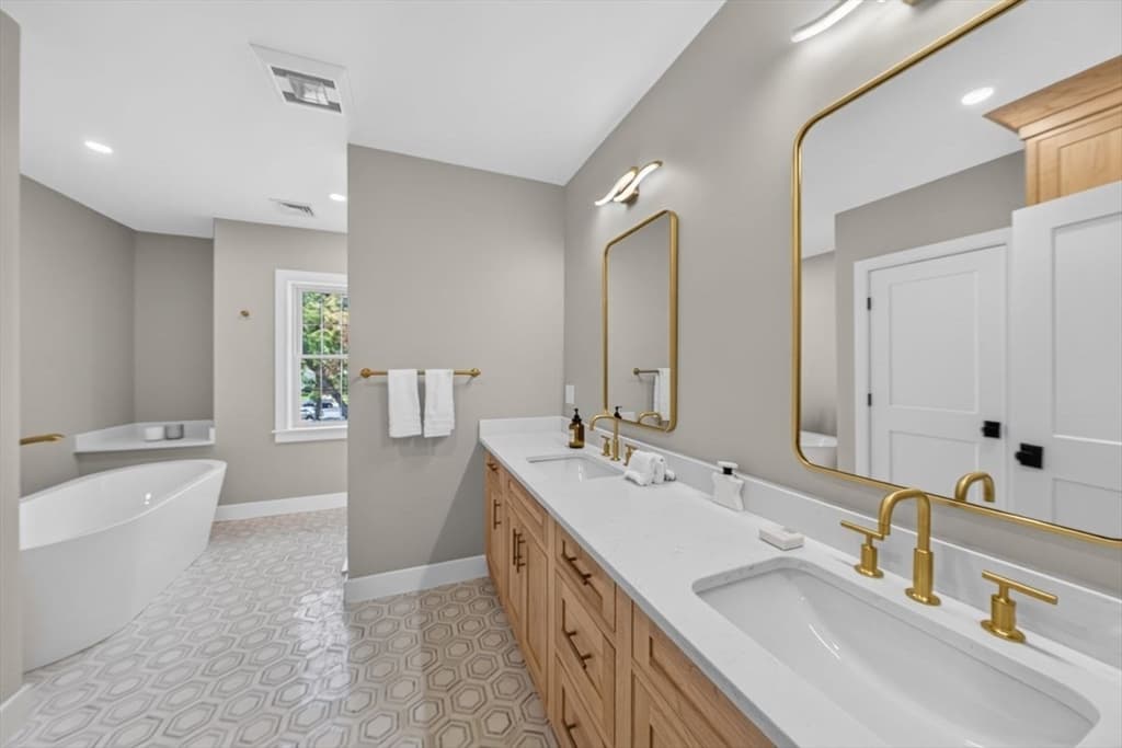 11 Viking Road, Winchester MA 01890 photo 15