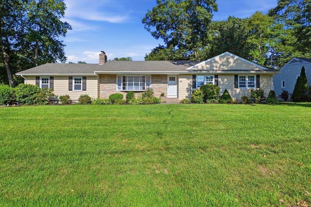 80 Lynnwood Dr, Longmeadow MA 01106 photo 2