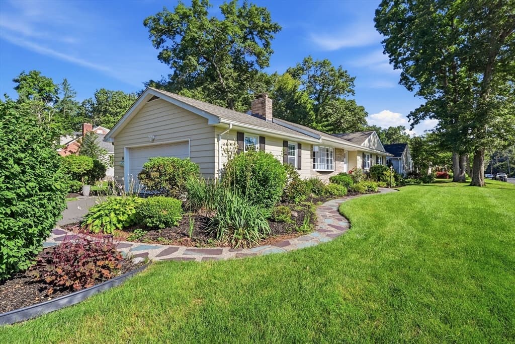 80 Lynnwood Dr, Longmeadow MA 01106 photo 5