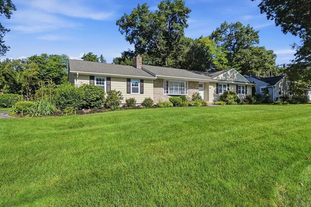 80 Lynnwood Dr, Longmeadow MA 01106 photo 4