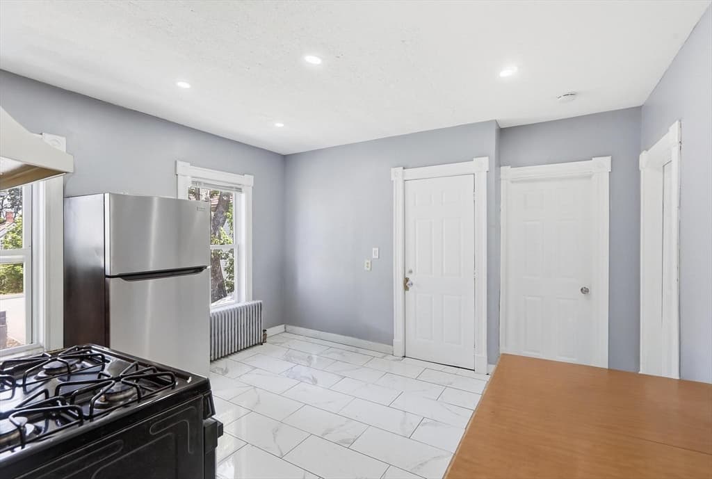 132 Huntington St, Brockton MA 02301 photo 23