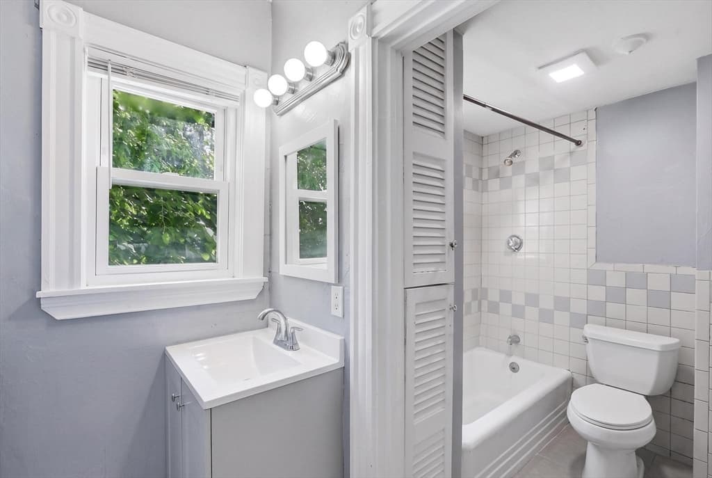 132 Huntington St, Brockton MA 02301 photo 17